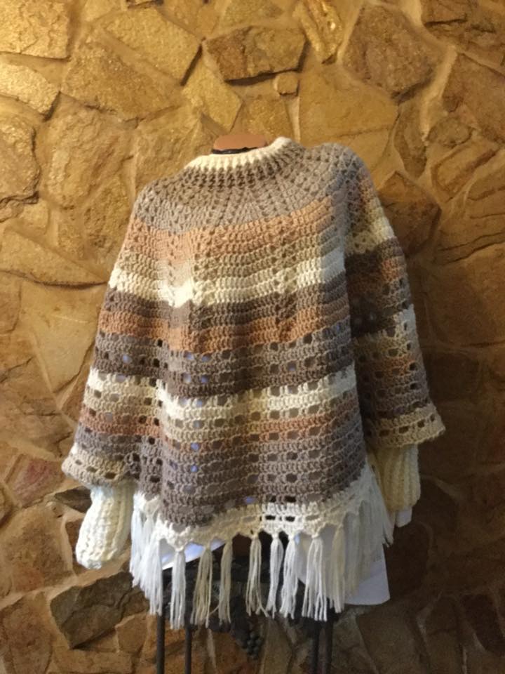 Poncho cu maneci